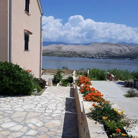 Pag 8 Διαμέρισμα